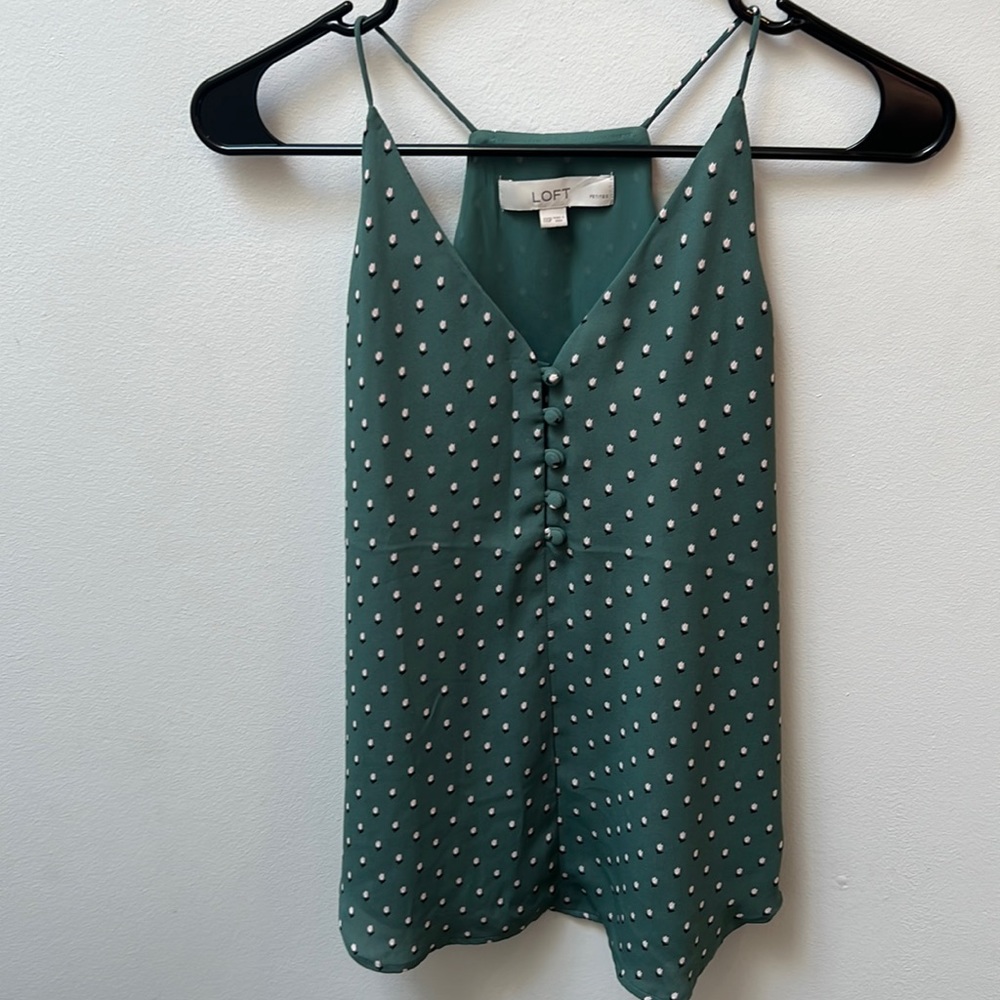 LOFT | Covered Button Strappy Cami V-neck Tank Top Green with flowers XXS Petite